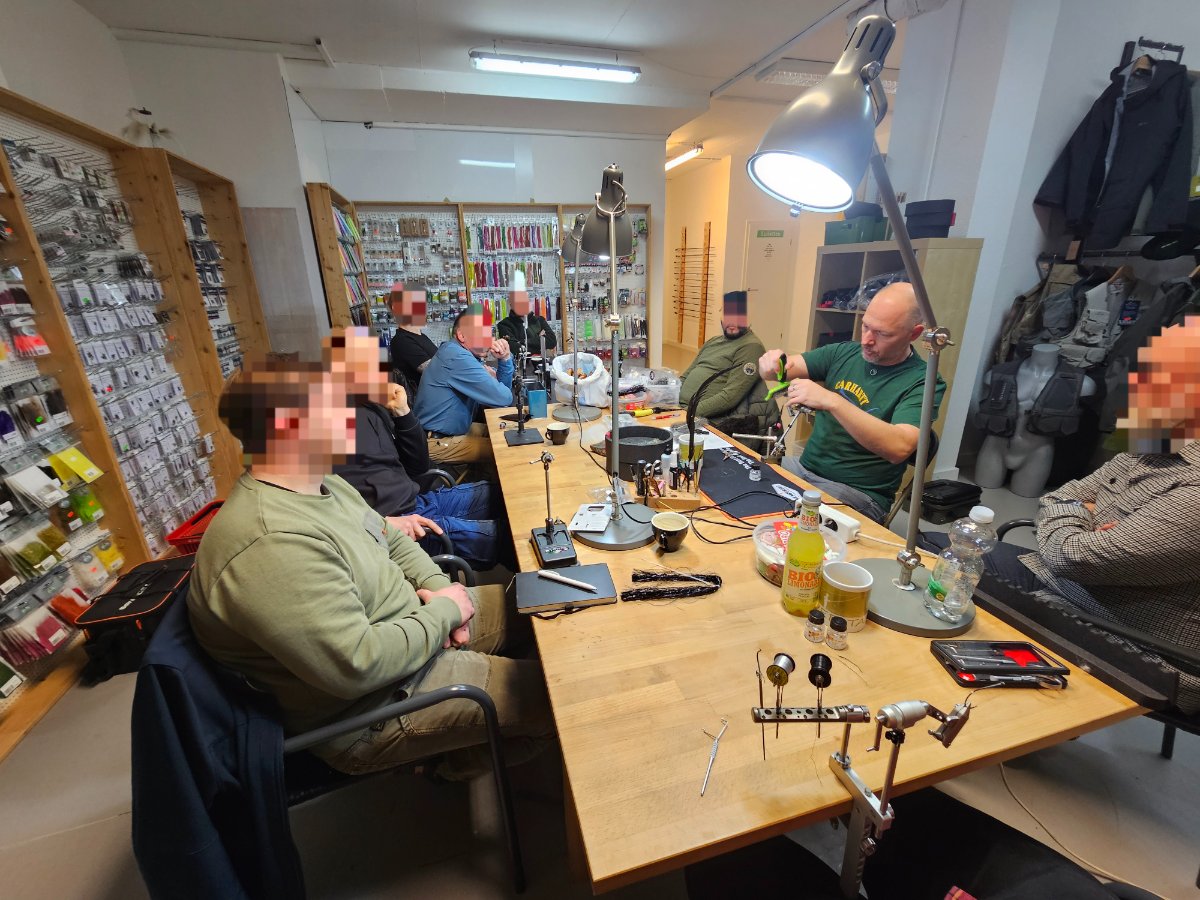 Gruppenbild während des Bindens