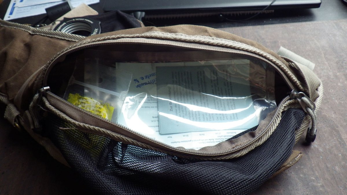 Tasche hinten klein.JPG