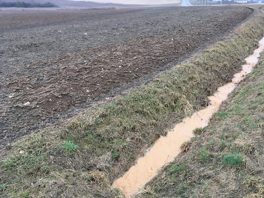 Bodenerosion bei Starkregen …. ....JPG